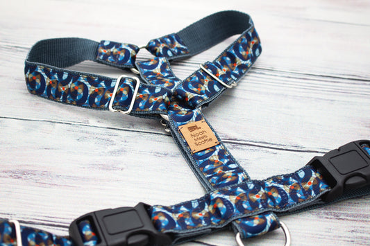 Hundegeschirr PAWLO in Blau, Braun und Weiß mit geometrischem Muster, robust und verstellbar