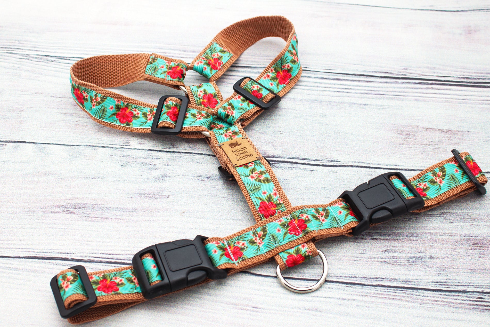 Sommerliches Hundegeschirr PAWTINI BLOOM mit floralen Motiven in Türkis, Rot und Braun