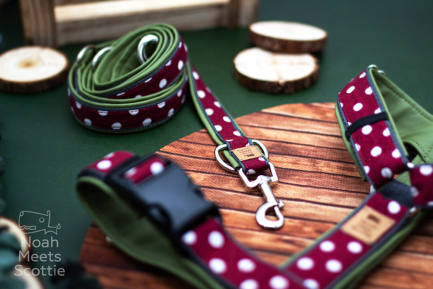 Vintage Hundegeschirr Pippa mit gemütlichem Punktemuster und harmonischen Naturfarben.