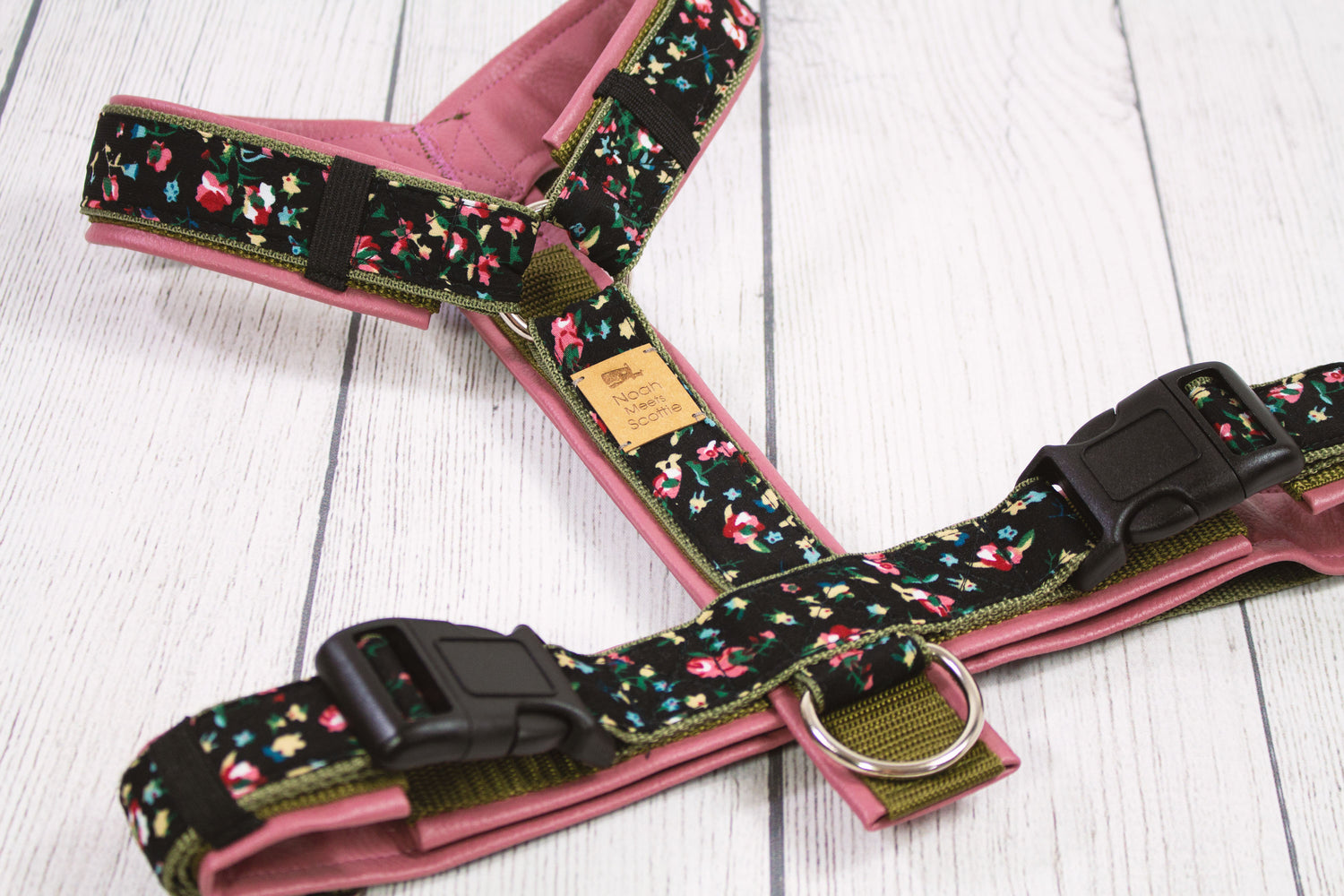 Hundegeschirr ROSALIE Blumenmuster schwarz altrosa, gepolstertes Kunstleder, robust