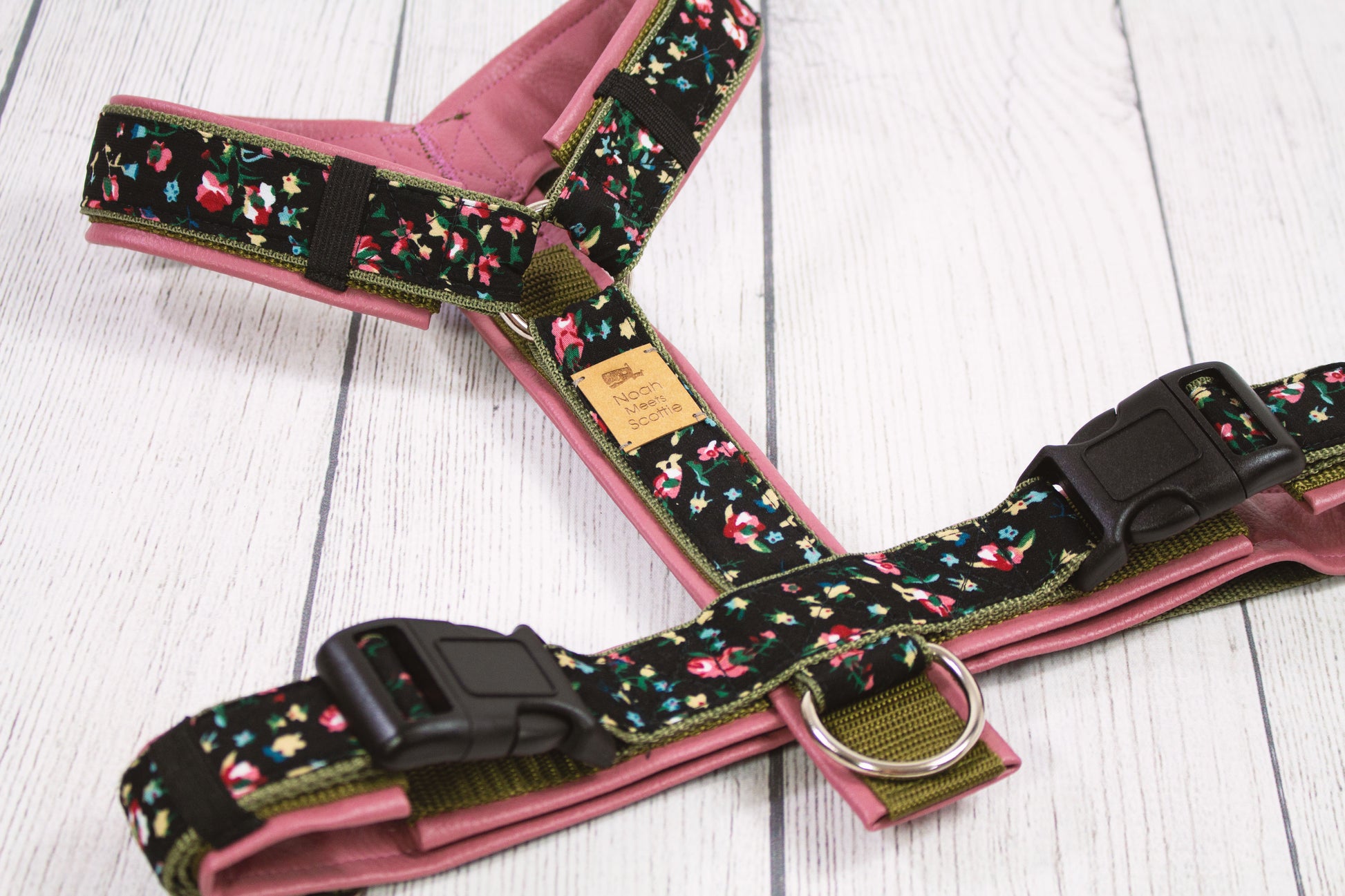 Hundegeschirr ROSALIE Blumenmuster schwarz altrosa, gepolstertes Kunstleder, robust