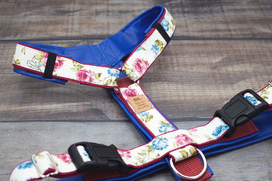 Hundegeschirr RUBY mit Rosenmuster in Blau und Rot, gepolstert und verstellbar