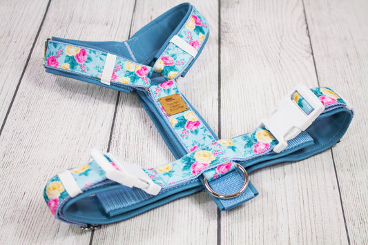 Hundegeschirr SKY ROSES Rosen-Muster himmelblau pink, gepolstertes Kunstleder, robust