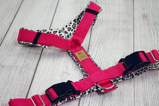 Hundegeschirr SNOW MEOW Leopardenmuster weiß schwarz pink, gepolstertes Kunstleder, robust