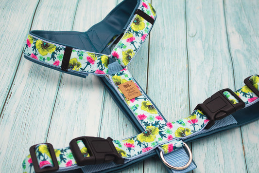 Hundegeschirr TROPICA mit tropischen Blumen in Türkis, Pink und Hellgrün, gepolstert und verstellbar