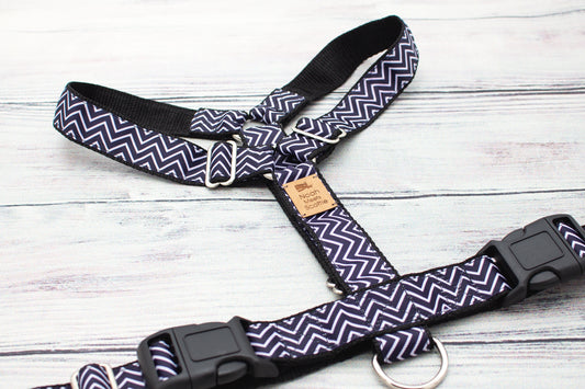 Hundegeschirr URBAN PAW mit Zickzack Muster in Schwarz und Weiß, modern und verstellbar
