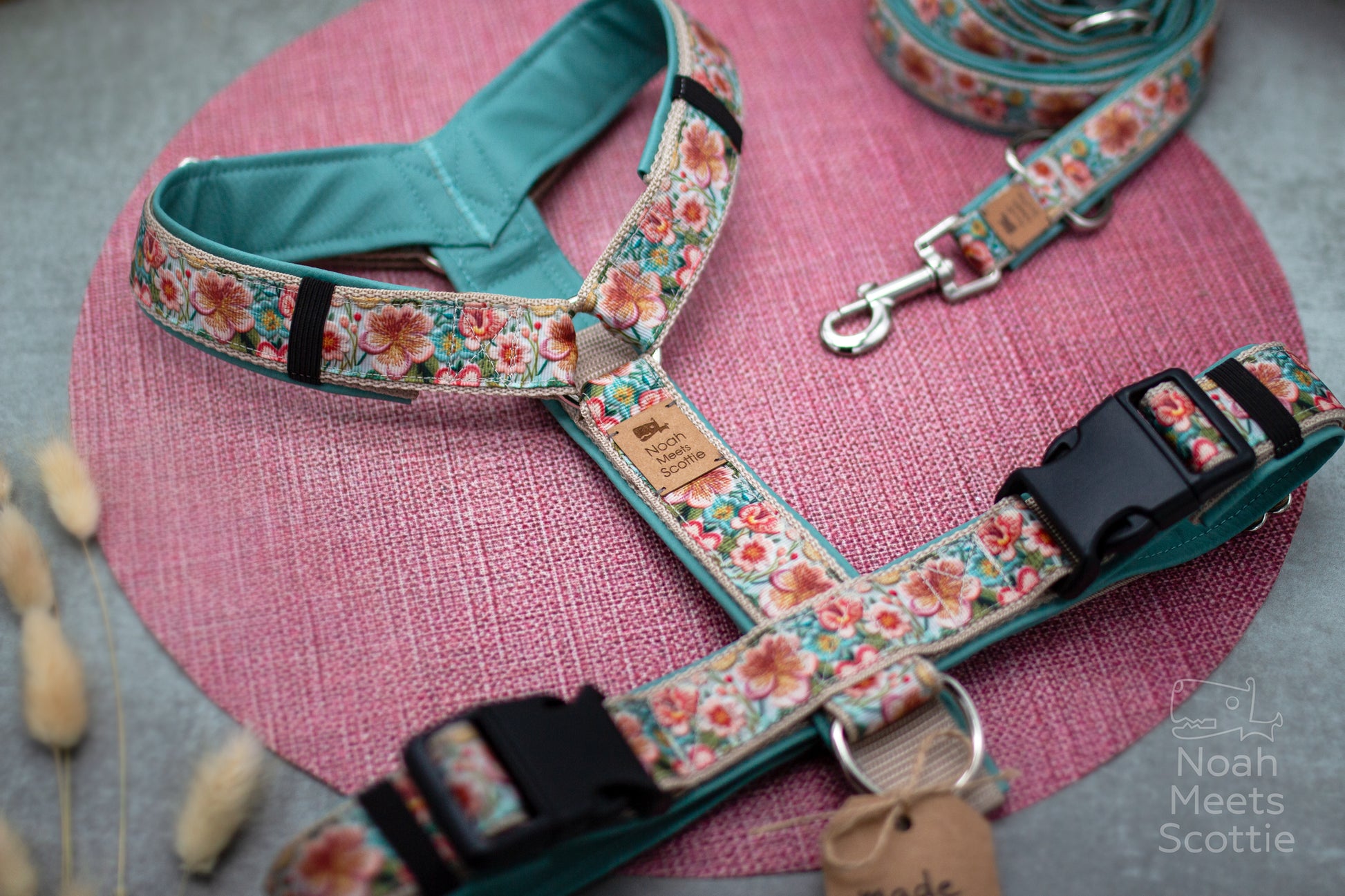Hundegeschirr VADA Vintage Blumenmuster Vorderansicht