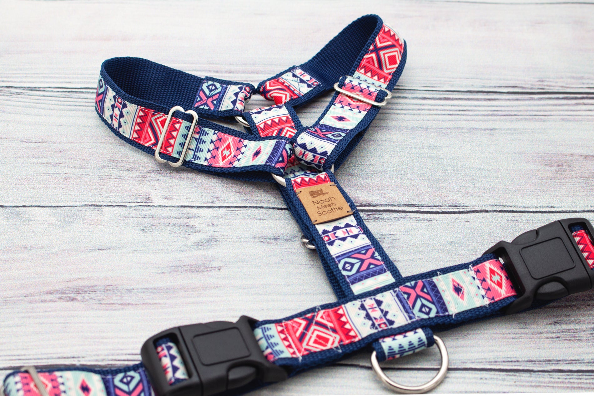 Boho Hundegeschirr VADA im nordischen Ethno Design, leicht und stilvoll