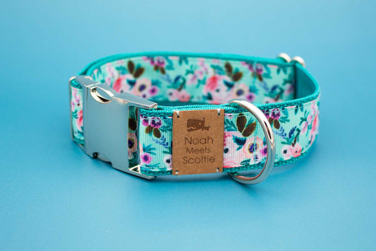 Hundehalsband BLÜTENTAU mit Blumenmuster in Türkis, Mint und Rosa, romantisch verspielt