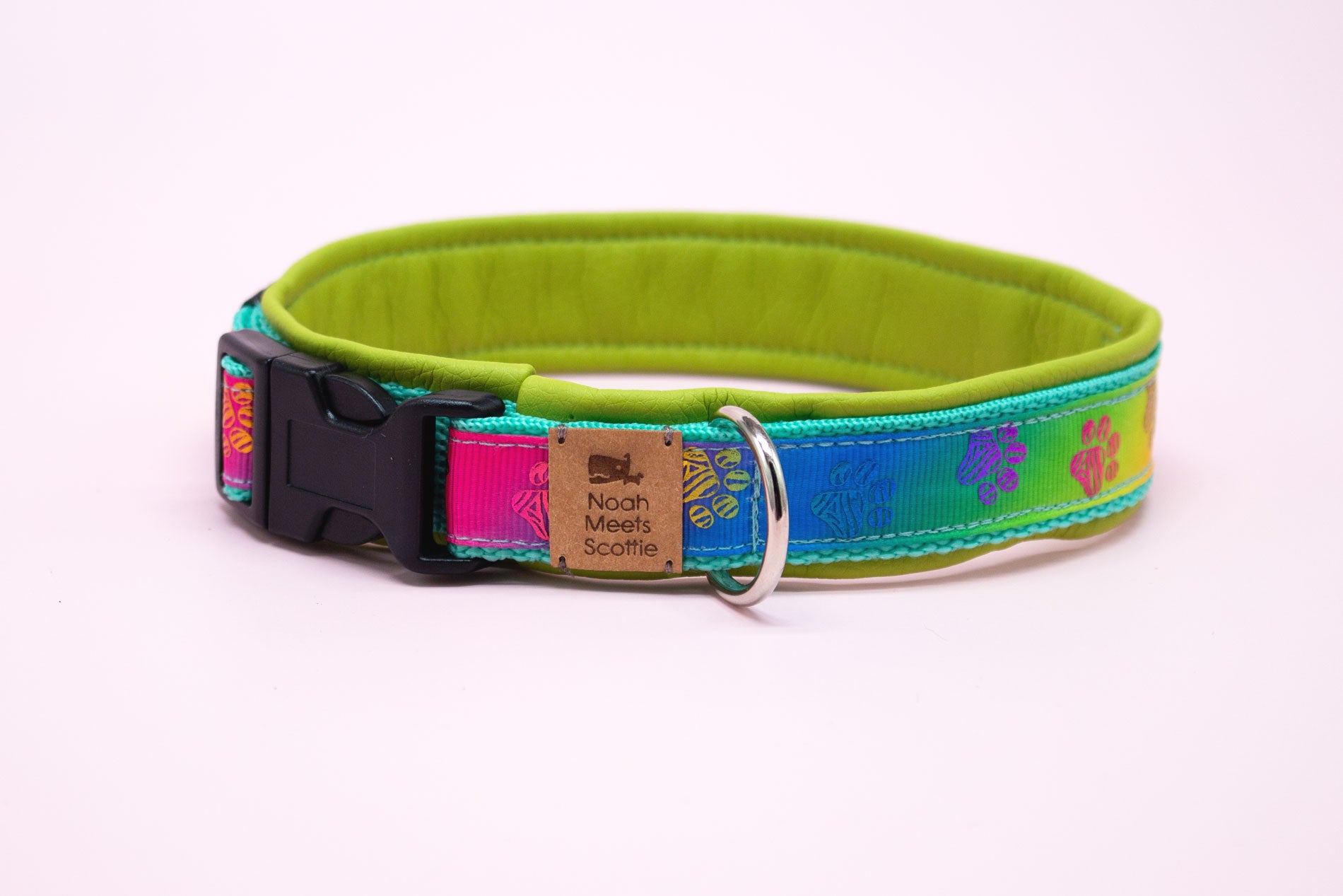Seitenansicht Hundehalsband COOPER, verstellbar, weich gefüttert mit Neongrün und Regenbogen