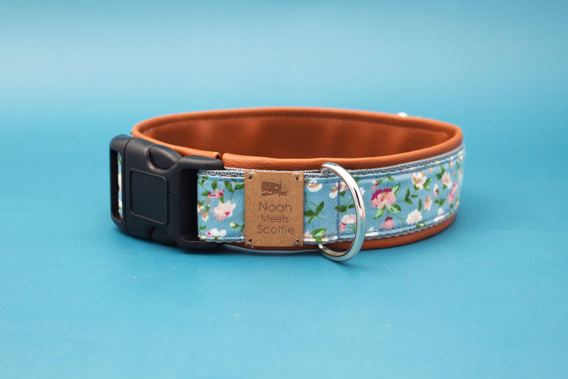 Detailansicht Hundehalsband DEBORAH, geblümt, romantisch, weich mit Kunstleder gefüttert