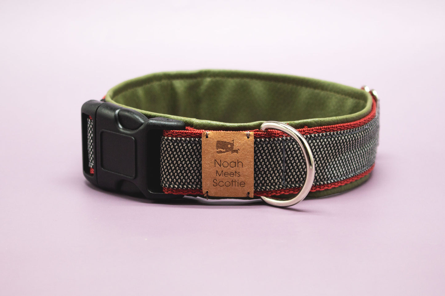 Hundehalsband EZRA – modern, gepolstert, dunkelrot und olivgrün