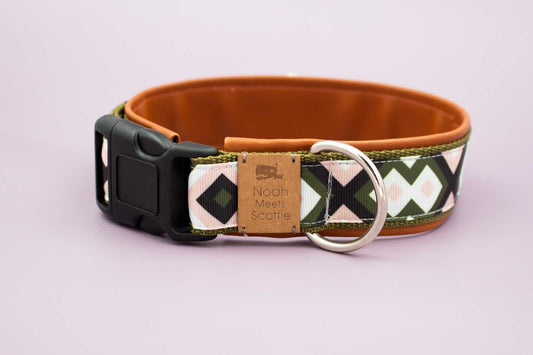 Hundehalsband INDIANA mit Chevron-Muster in Olivgrün, Rosa, Schwarz und Weiß – Frontansicht