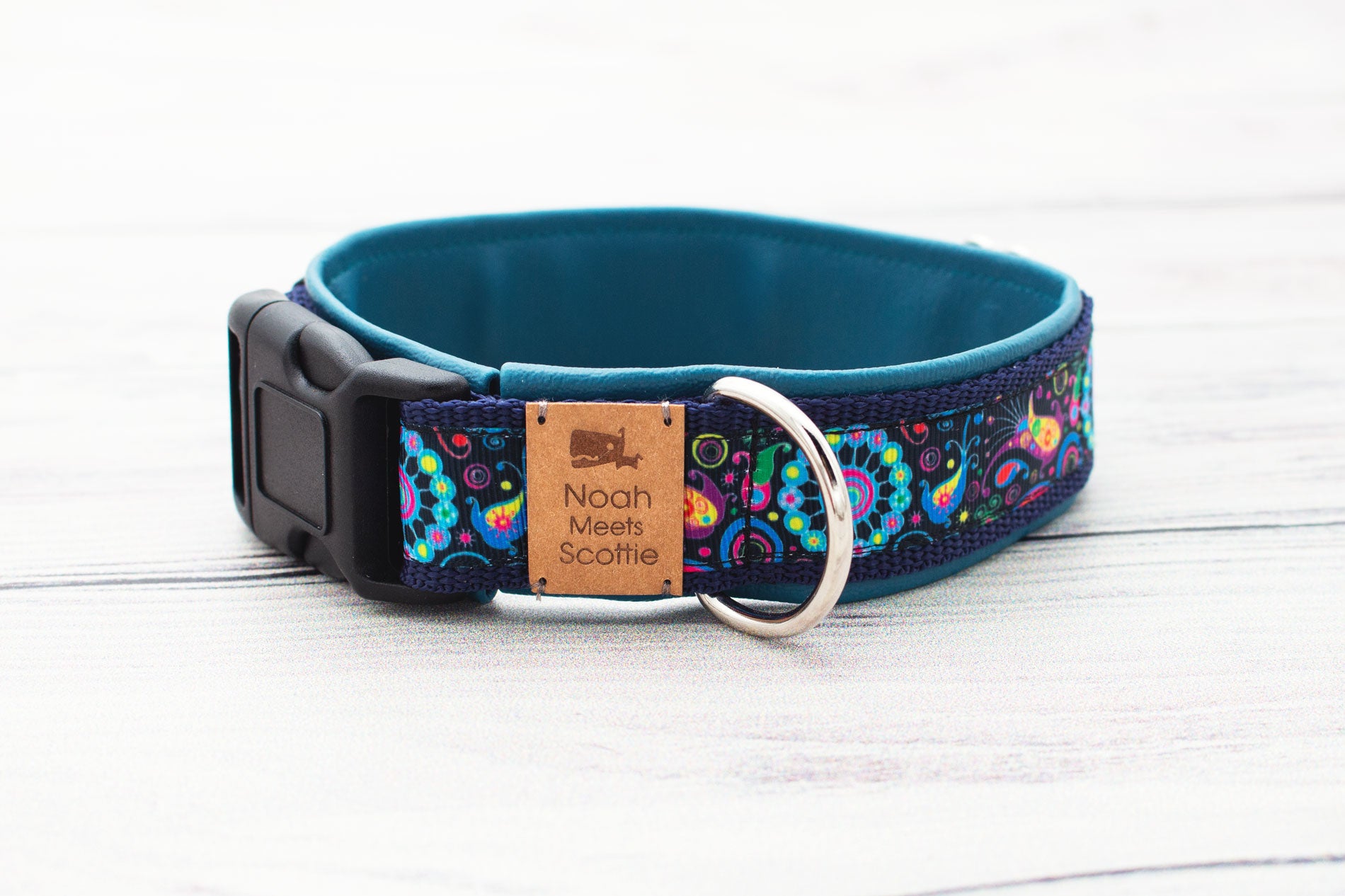 Hundehalsband JUNIPER, farbenfroh, modern, mit Kunstleder gefüttert
