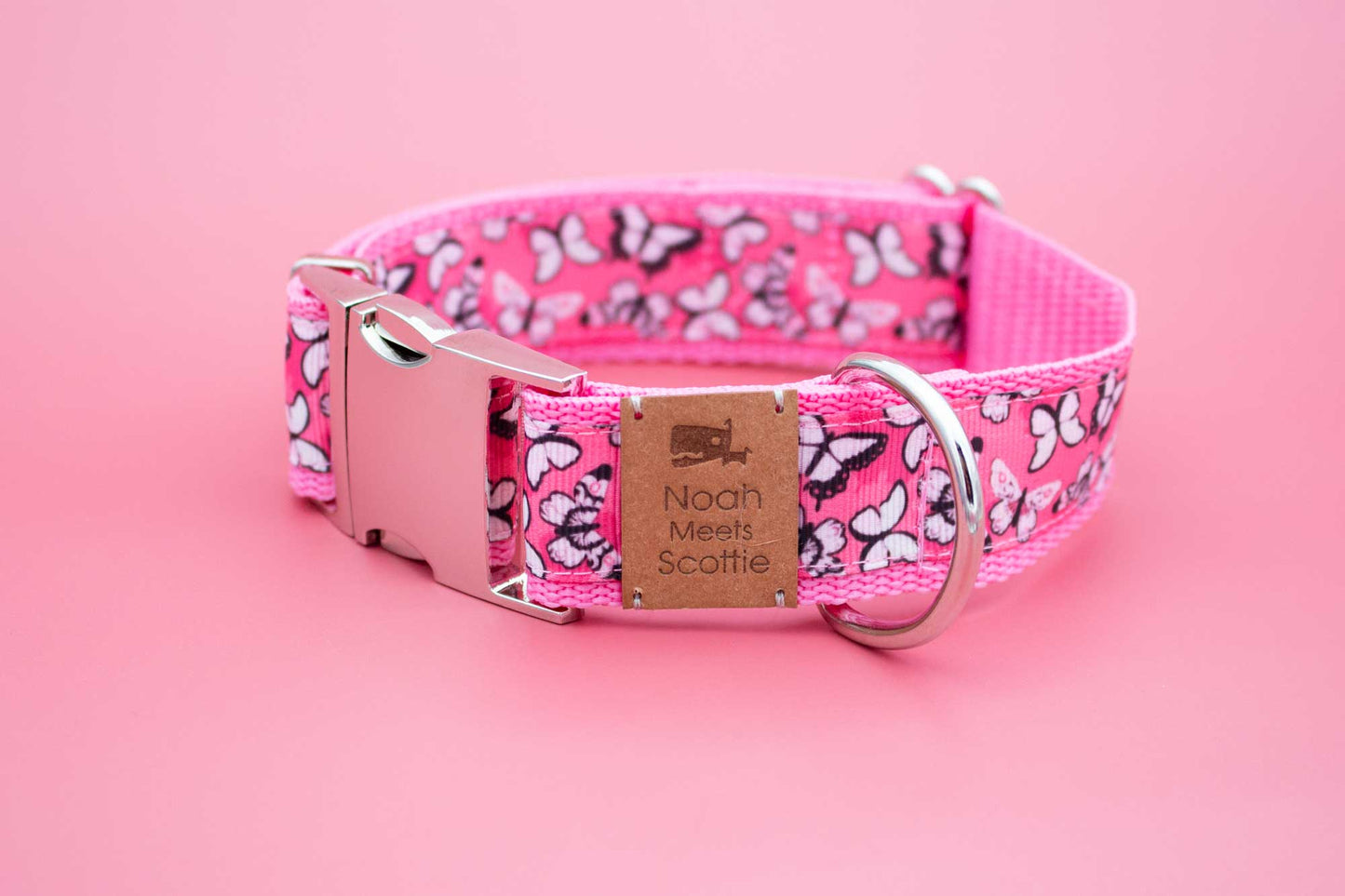 Detail Hundehalsband KLEINE WUNDER – Schmetterlinge in Rosa und Schwarz, modern und liebevoll