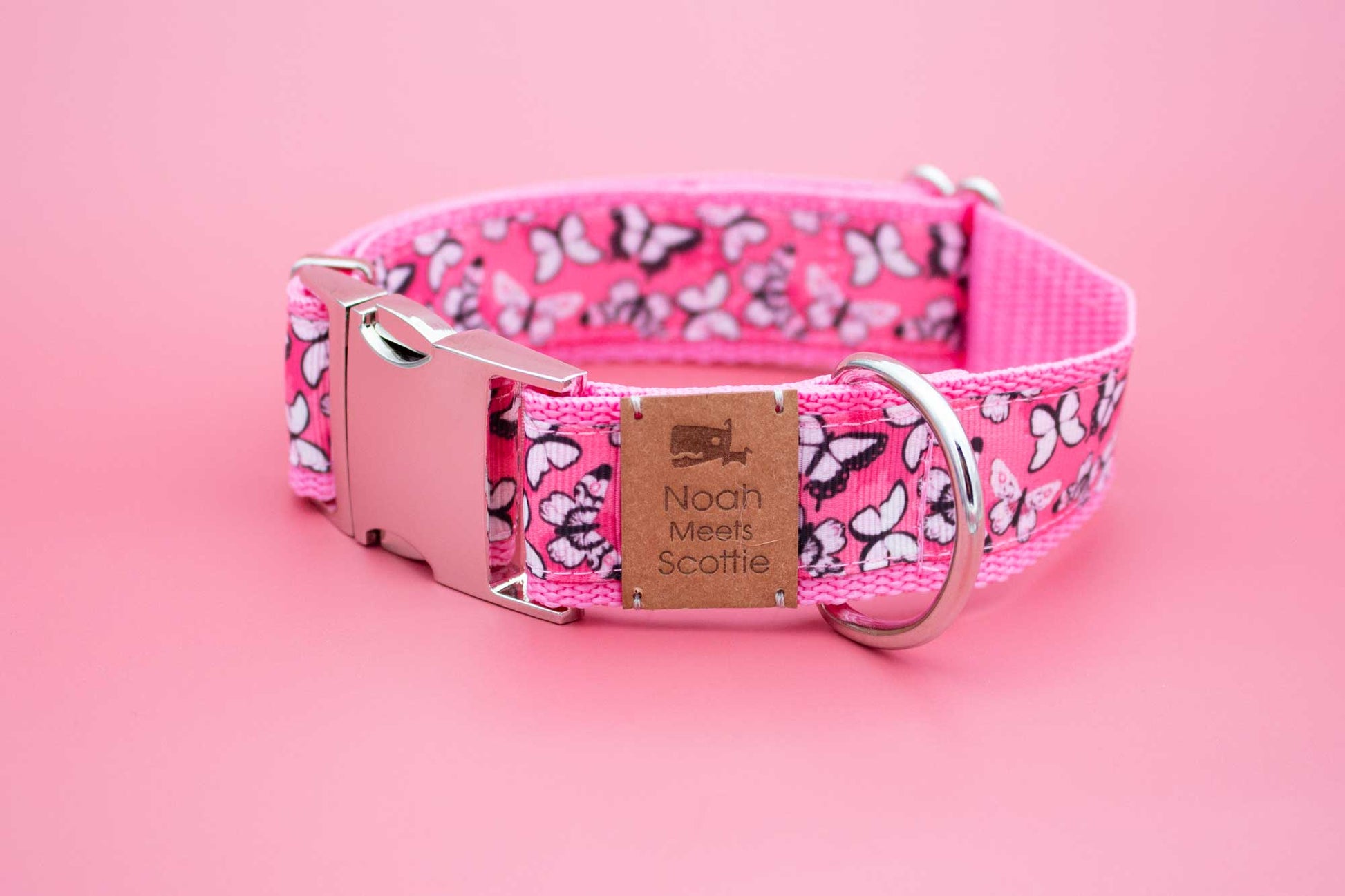 Detail Hundehalsband KLEINE WUNDER – Schmetterlinge in Rosa und Schwarz, modern und liebevoll