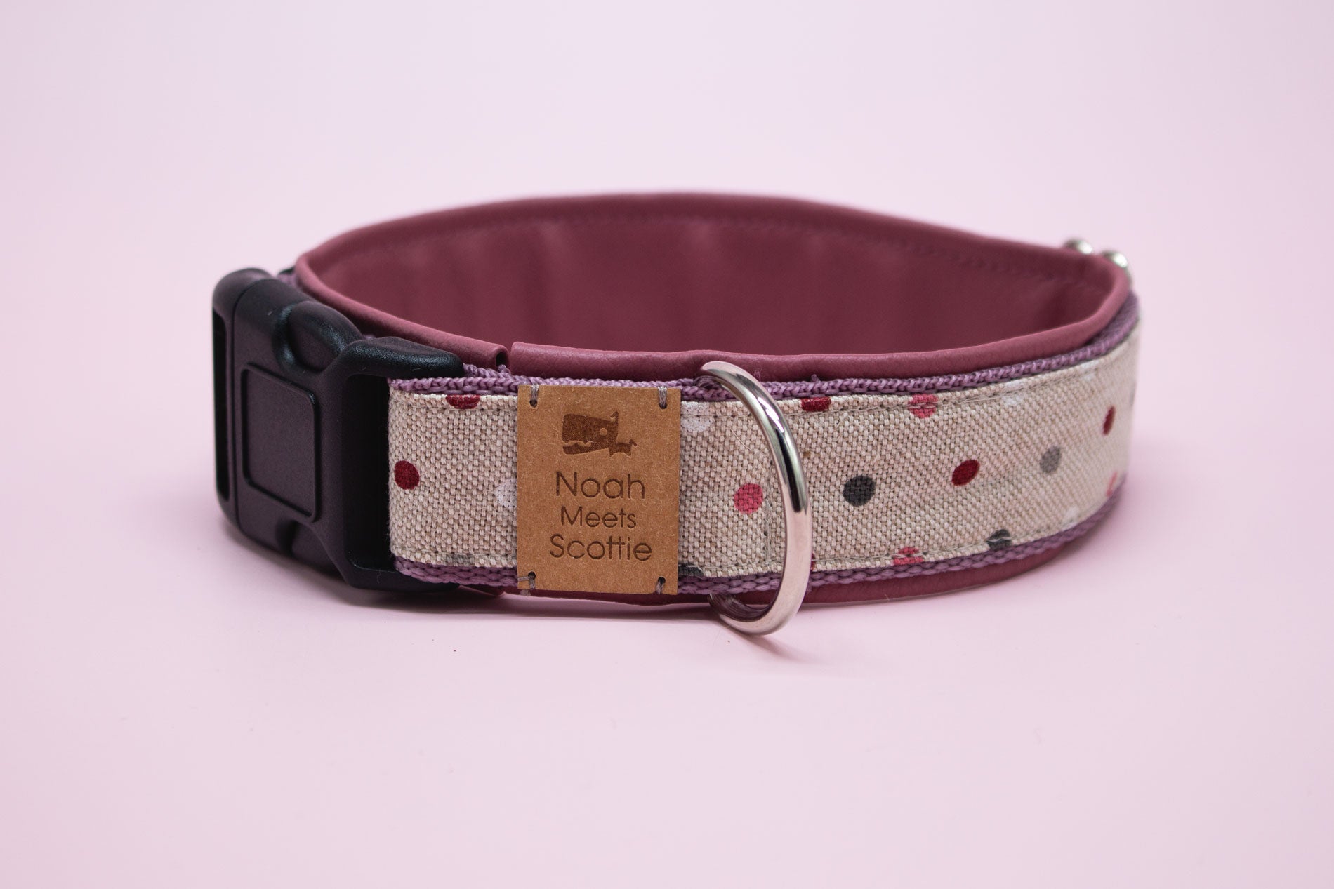 Detail Hundehalsband MACEY – verspieltes Punktmuster mit altrosa Kunstlederfütterung