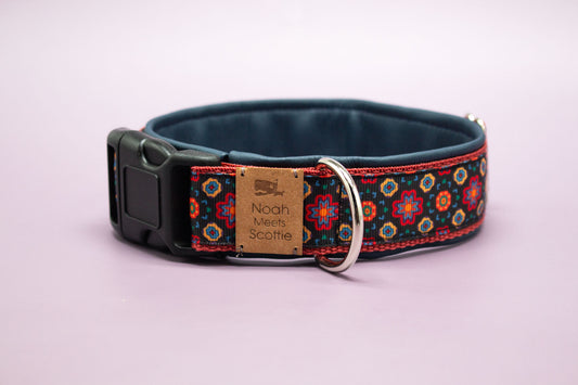 Hundehalsband MARIA mit mexikanischem Blumenmuster in Rot und Blau, gepolstert