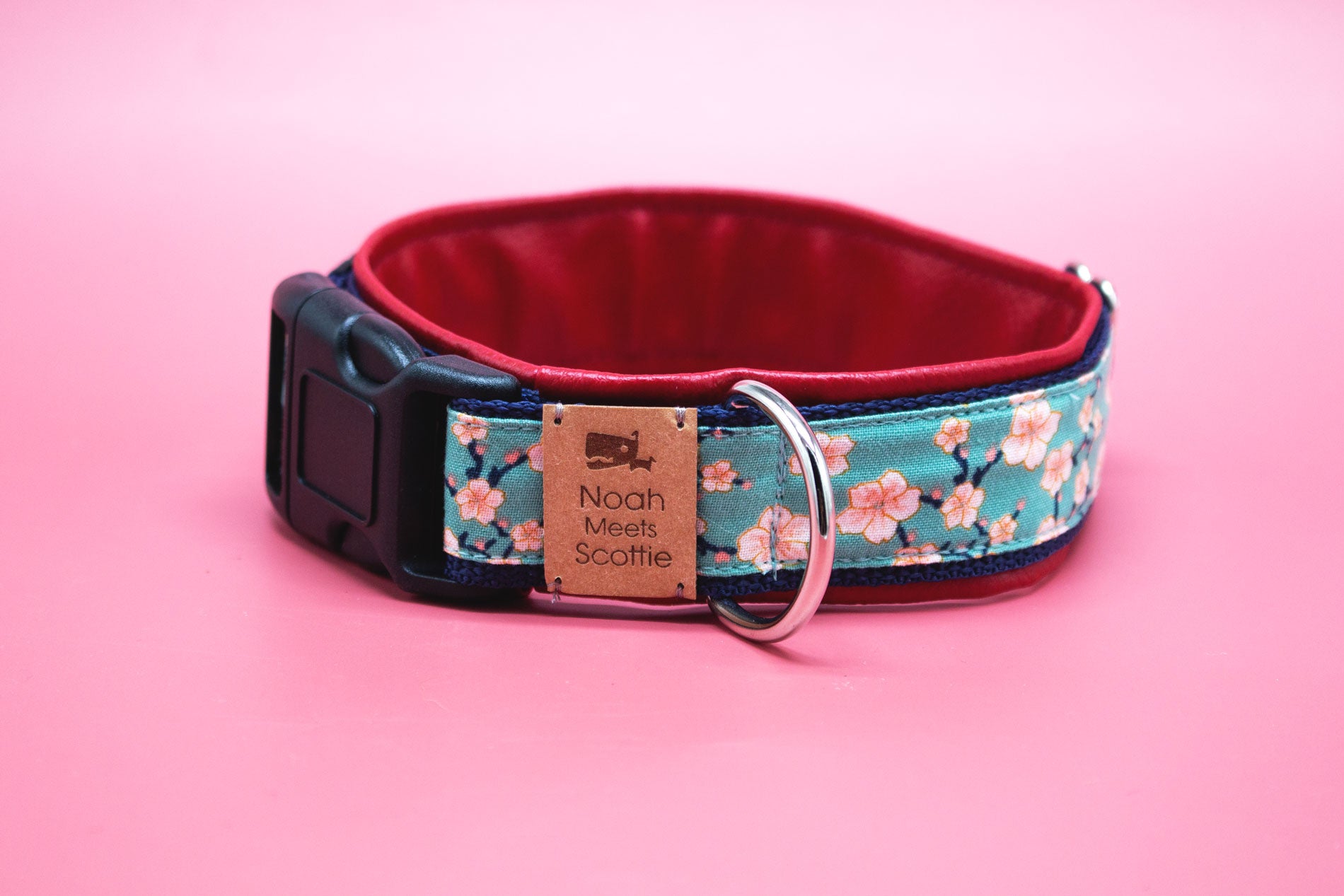 Hundehalsband RAY – elegantes Halsband mit Kirschblüten-Muster, gepolstert
