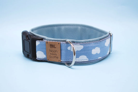 Hundehalsband Sky in Hellblau mit weißen Wolken, himmlisches Design