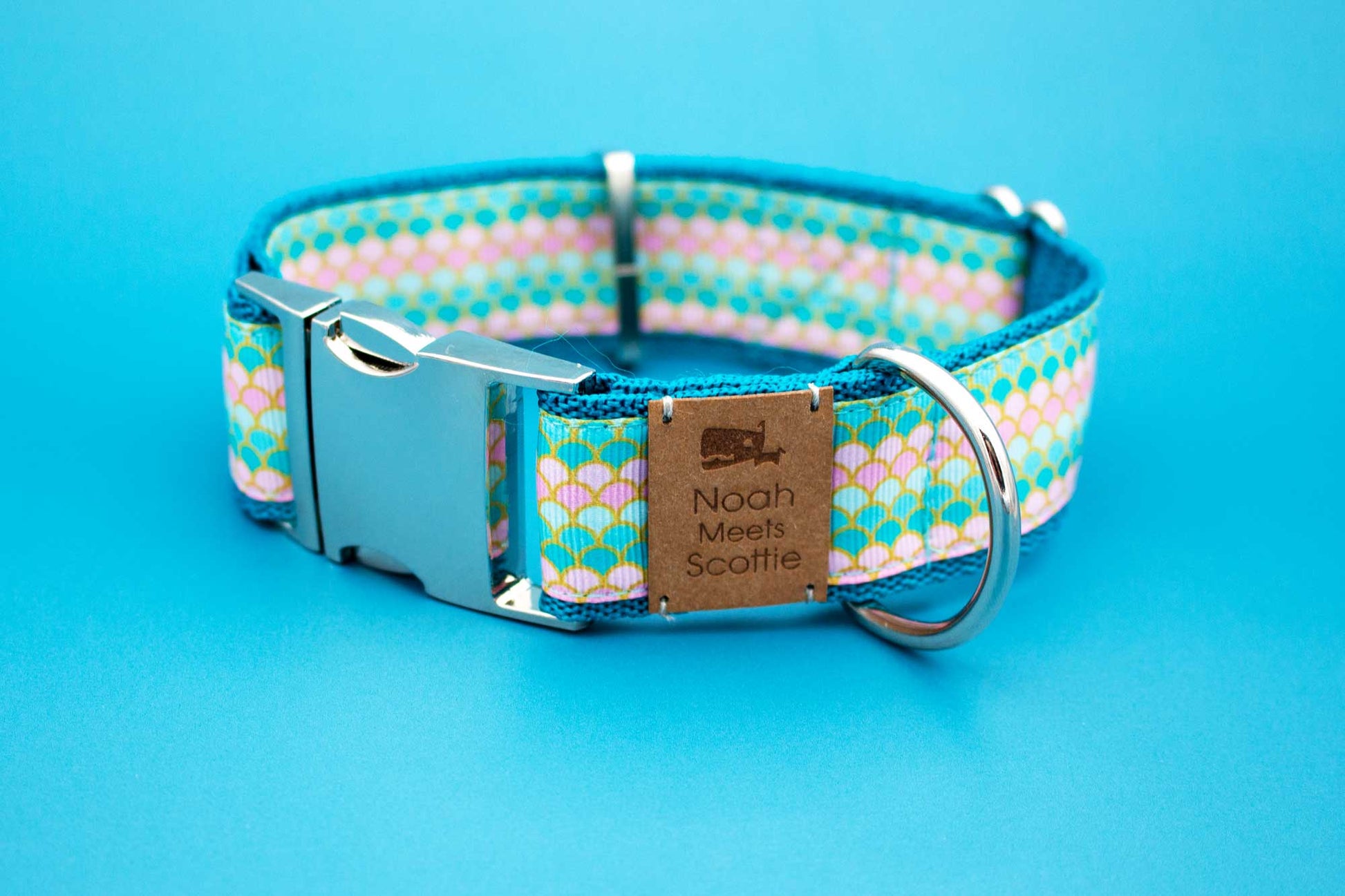 Detail Hundehalsband WASSERPERLE – maritimes Muster in Mint und Rosa, edel und modern