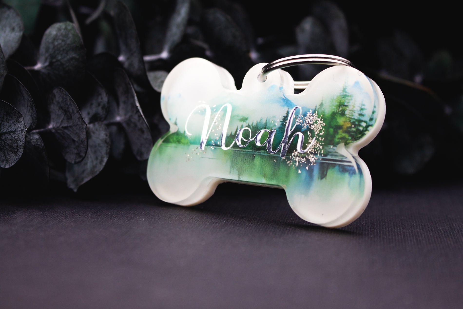 Hundemarke SEENRAUSCH mit See-Design und Bäumen, Resin, naturverbundenes Unikat