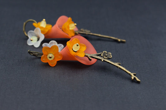Kirschblüten Ohrringe in Orange und Rot mit Zweigen in Antik-Bronze