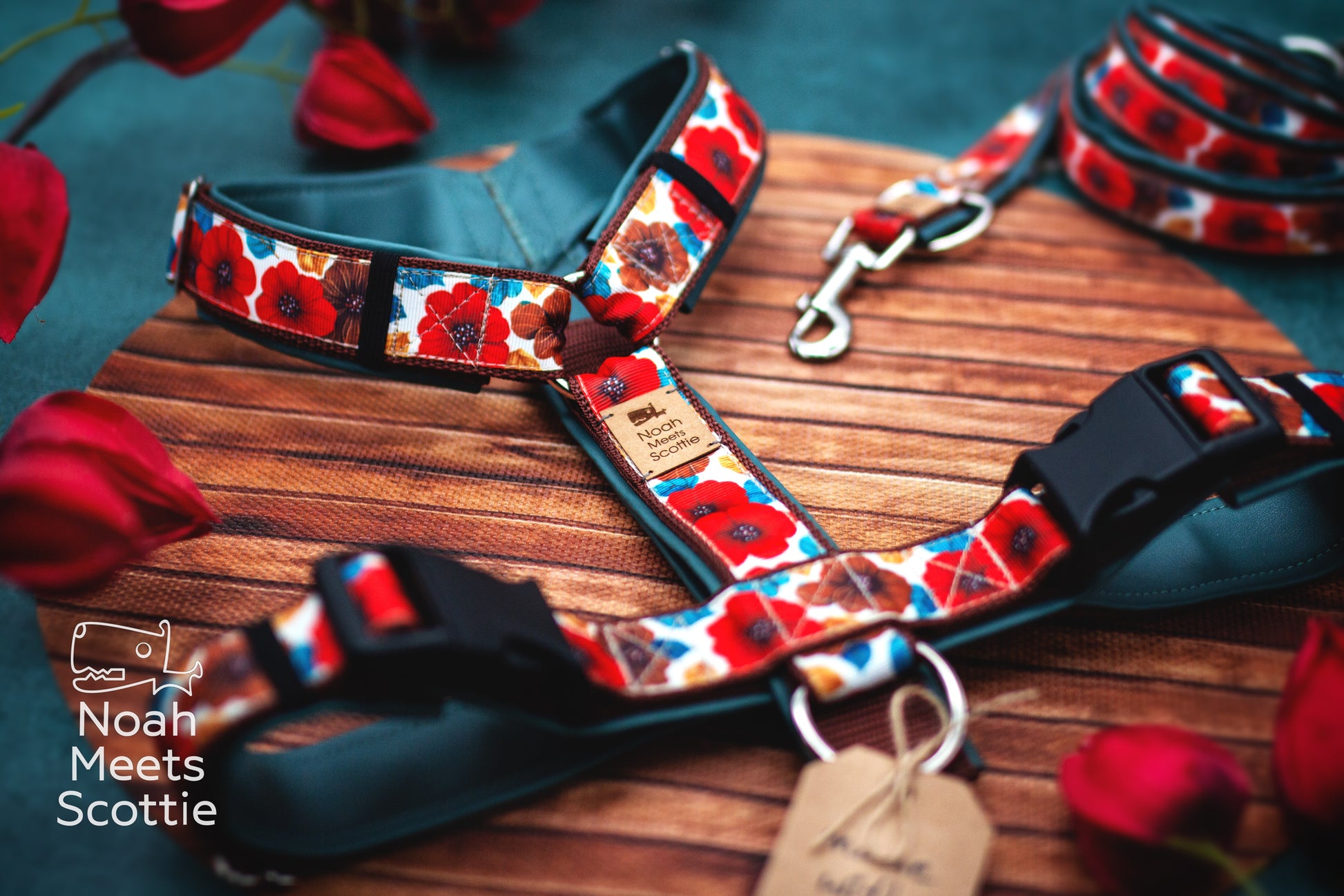Hundegeschirr mit Mohnblumen Ruby Tuesday in kräftigem Rot, Braun und Petrol mit dunkelbraunem Gurtband