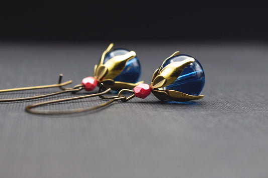 Elegante Ohrringe mit Glasperlen in Blau, Rosa und Fuchsia – Länge 4 cm