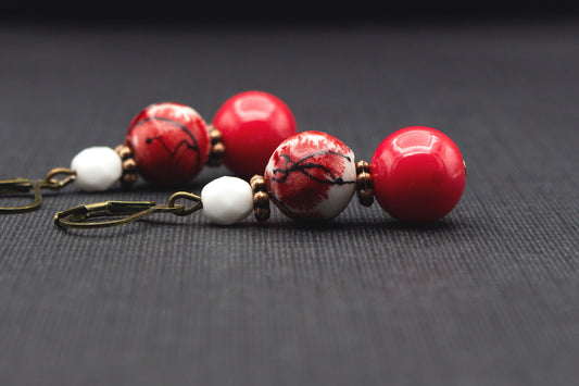 Ohrringe Rot Weiß mit Muster – elegante Glasperlen Ohrringe modern