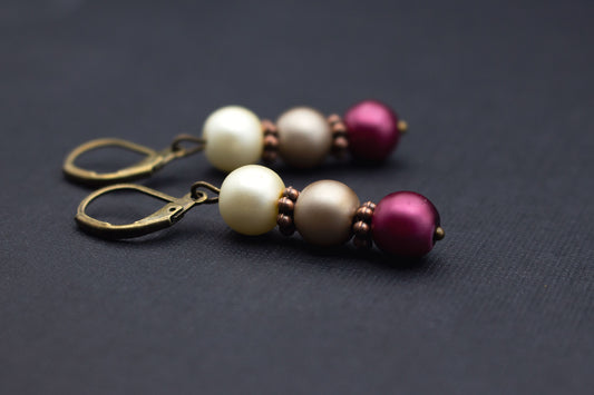 Perlenohrringe in Beere Creme und Beige – eleganter Schmuck für Hochzeit und Alltag