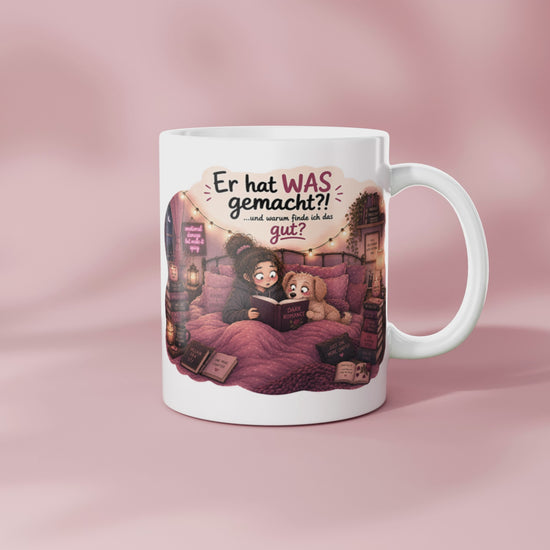 360 Grad Ansicht der Dark Romance Tasse mit Geschenkbox, Büchern und Hund für BookTok Fans und Buchliebhaber