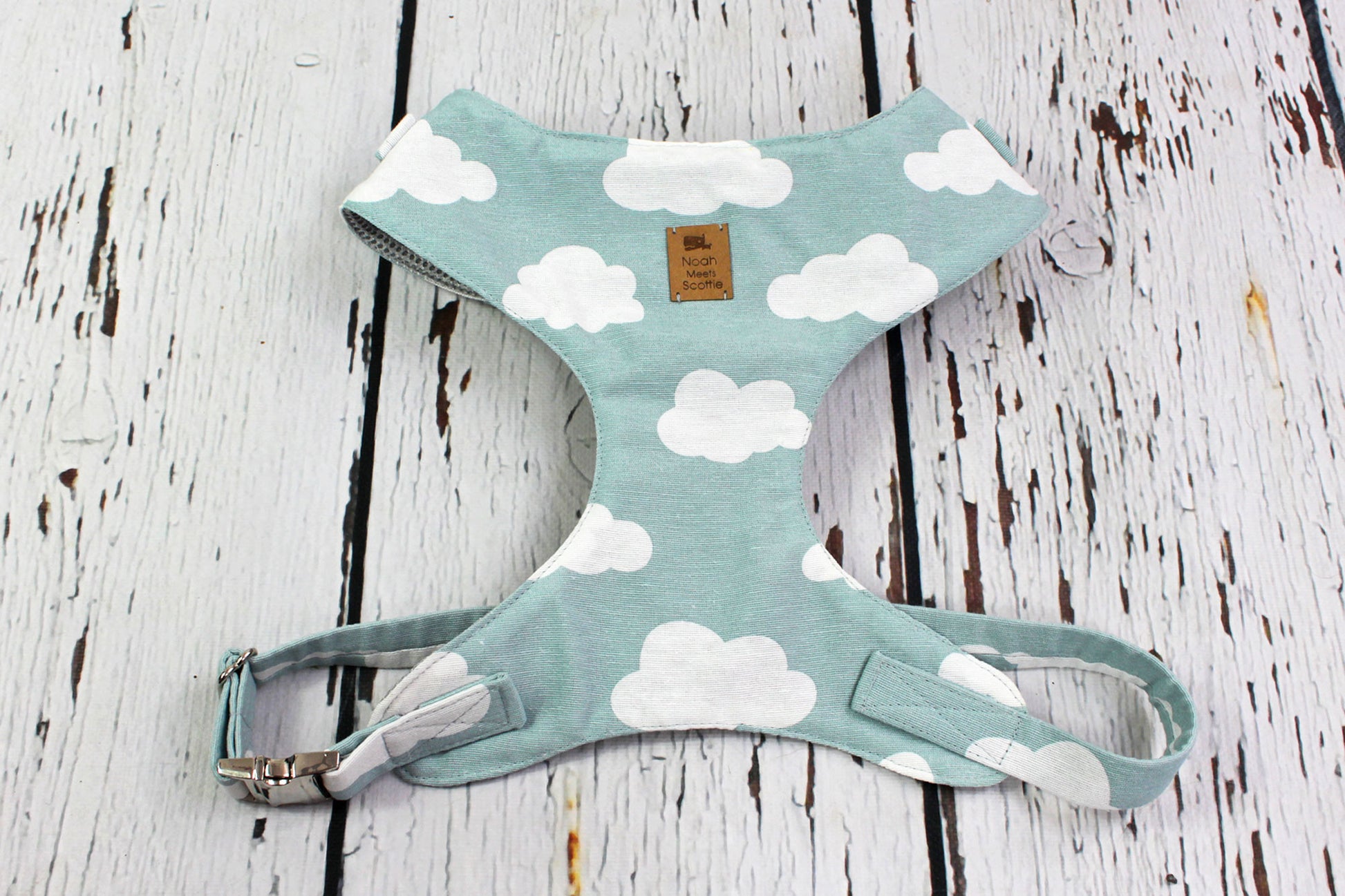 Softgeschirr für Hunde Cloudy Sky in mint mit weißen Wolken, weich gefüttert