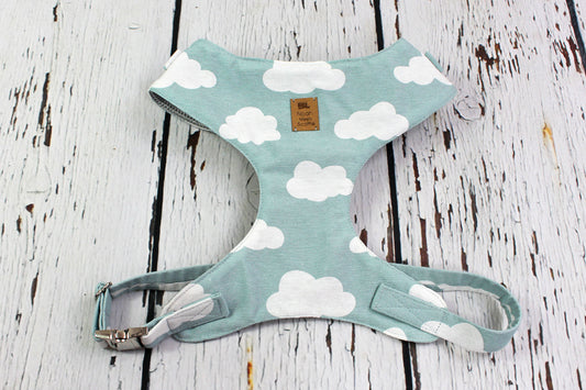 Softgeschirr für Hunde Cloudy Sky in mint mit weißen Wolken, weich gefüttert